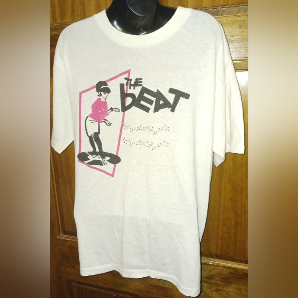The Beat Vintage Dancing Girl on Record Music Notes Graphic Print T-Shirt USA